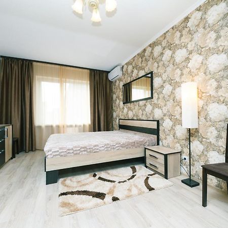 Poznyaky Apartments Patriotika เคียฟ ภายนอก รูปภาพ