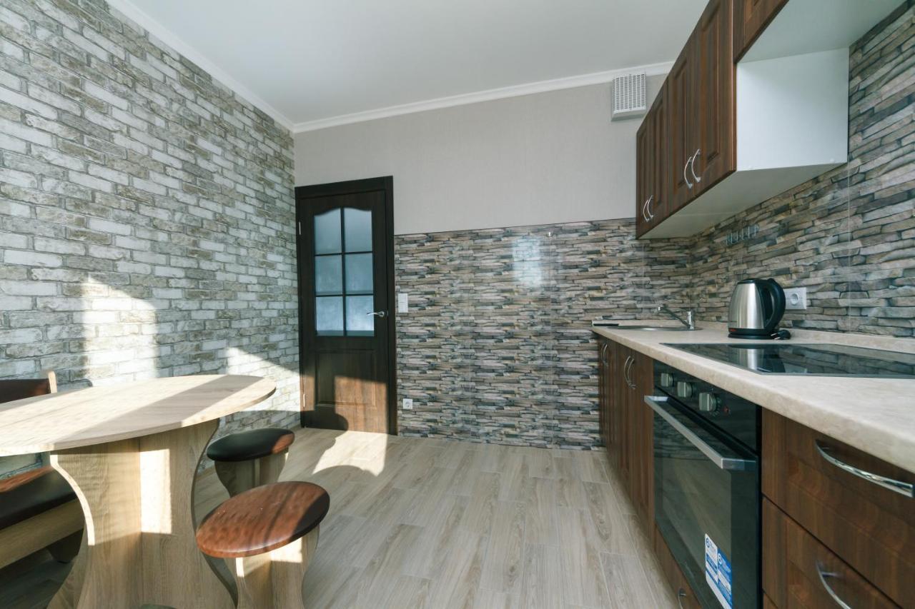 Poznyaky Apartments Patriotika เคียฟ ภายนอก รูปภาพ