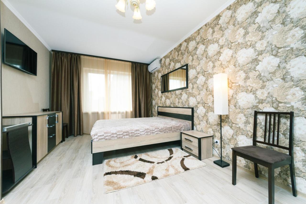 Poznyaky Apartments Patriotika เคียฟ ภายนอก รูปภาพ