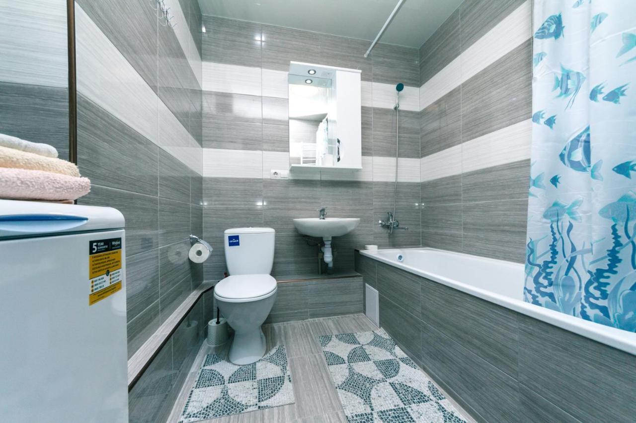 Poznyaky Apartments Patriotika เคียฟ ภายนอก รูปภาพ