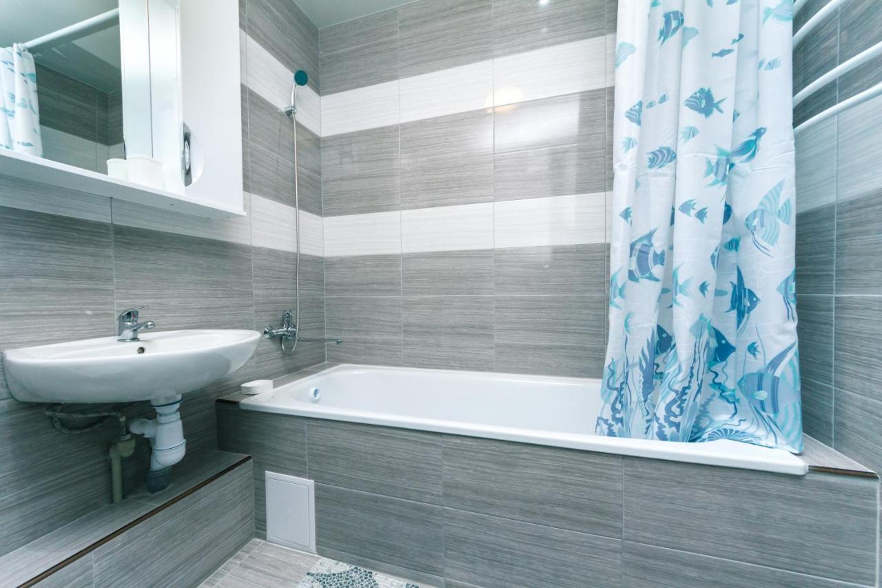 Poznyaky Apartments Patriotika เคียฟ ภายนอก รูปภาพ
