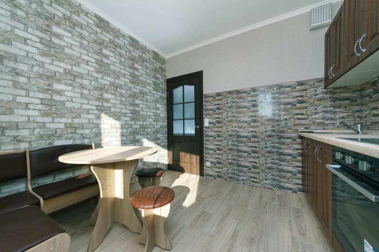 Poznyaky Apartments Patriotika เคียฟ ภายนอก รูปภาพ