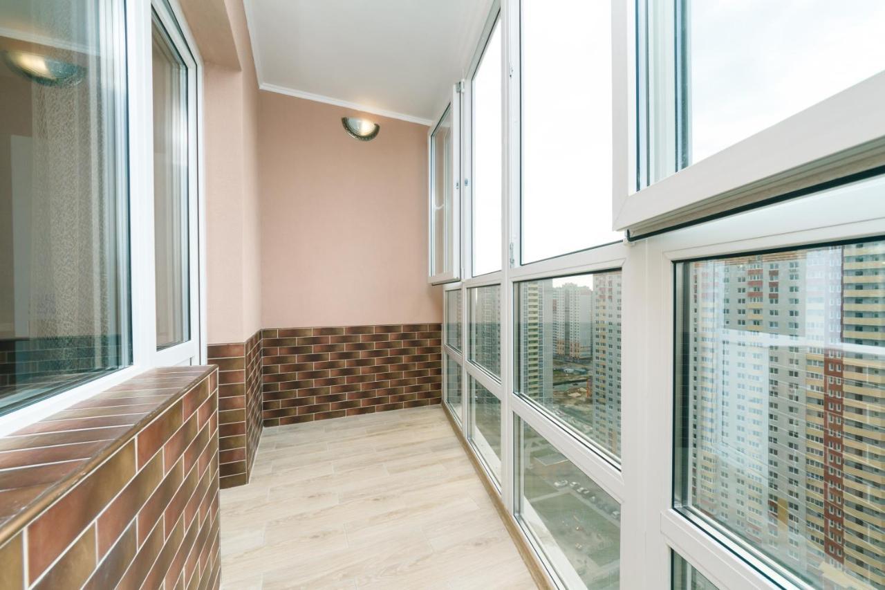 Poznyaky Apartments Patriotika เคียฟ ภายนอก รูปภาพ